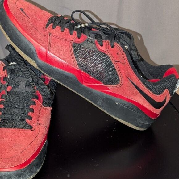 Nike SB Shoes Mens 11.5 Red Suede Ishod Wair Bred Varsity Red Black DC7232-600 - Picture 3 of 10